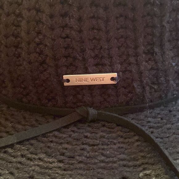 NWT Nine West black hat with adjustable fit band - Picture 3 of 8
